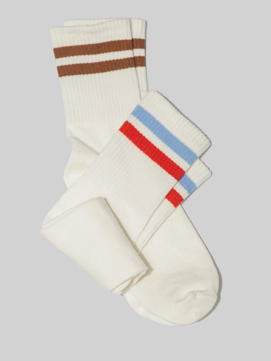 Białe skarpety bawełniane w paski