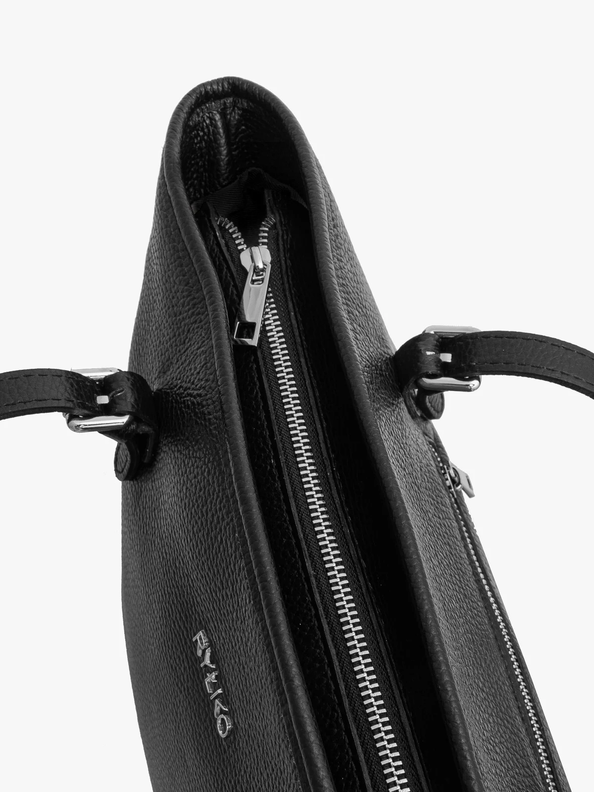 Elegancka, pakowna torebka damska na ramię w czarnym kolorze