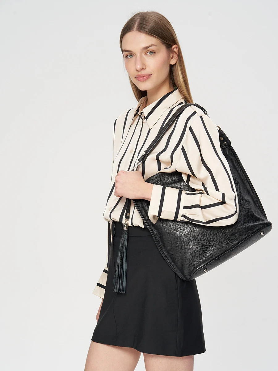 Duża torebka typu shopper z ozdobnym frędzlem