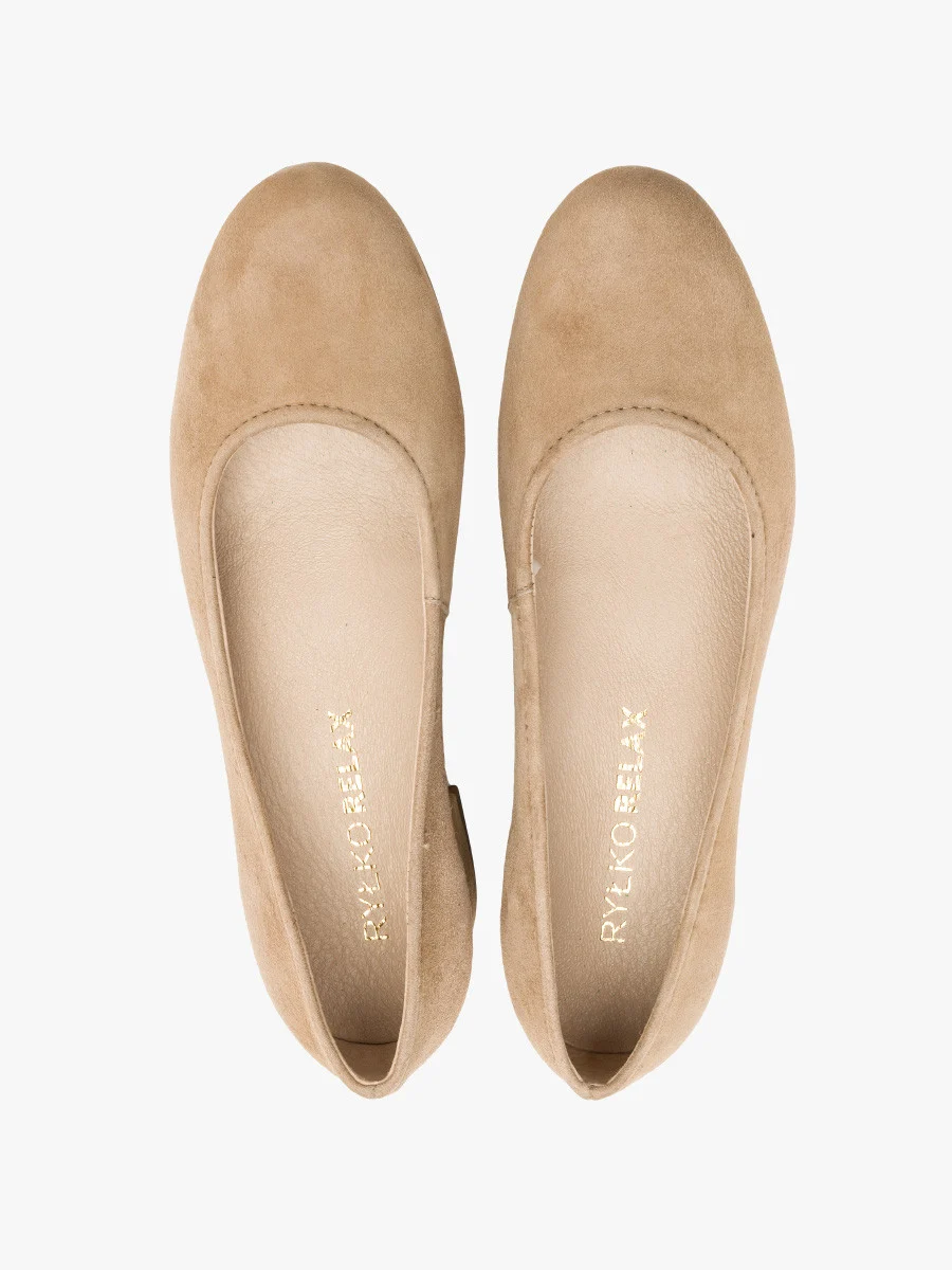 Beżowe czółenka na oblekanym obcasie