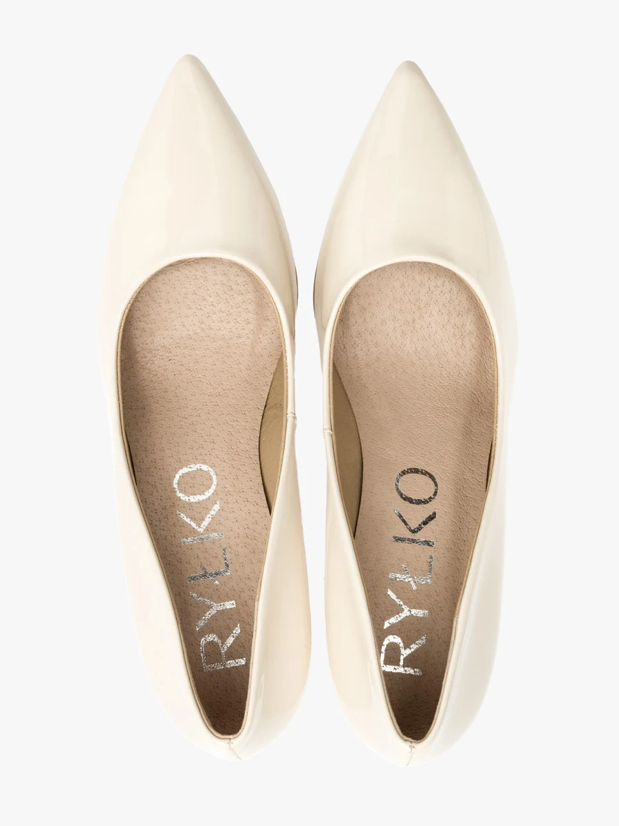 Lakierowane czółenka na szpilce