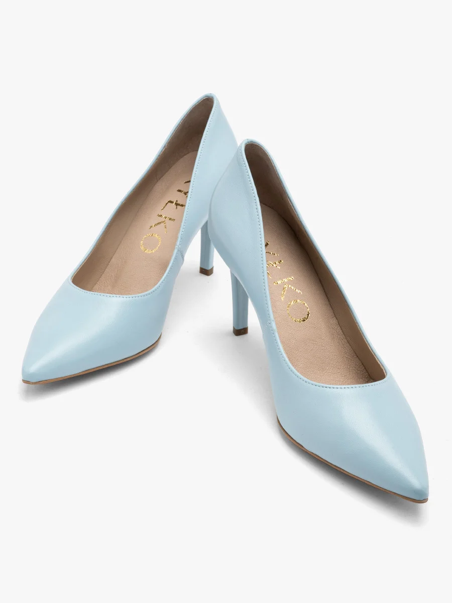 Niebieskie czółenka na szpilce