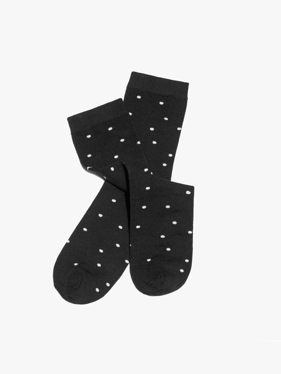 Czarne skarpety damskie w kropki
