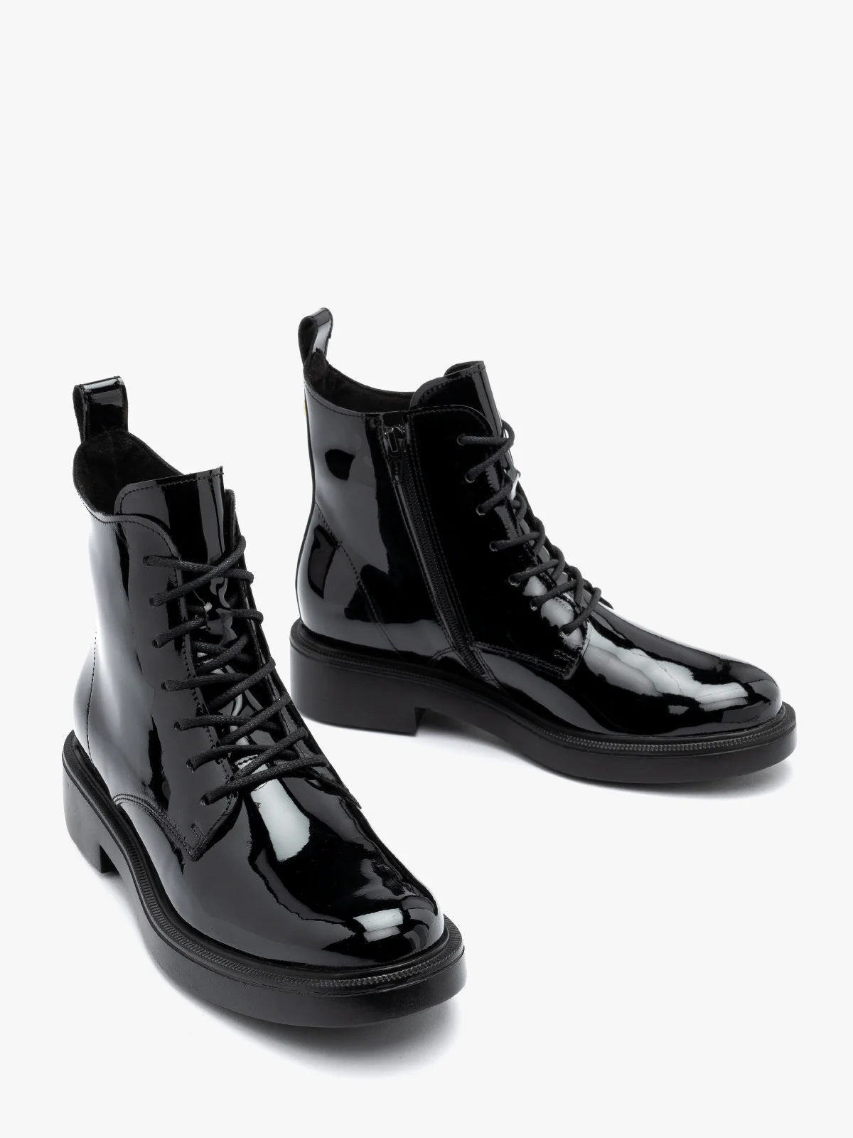 Lakierowane trzewiki damskie na lekkim spodzie