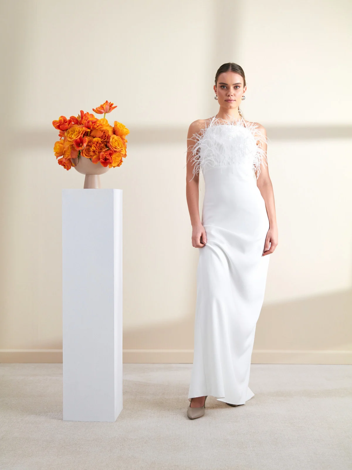 Beżowe czółenka na wysokim obcasie