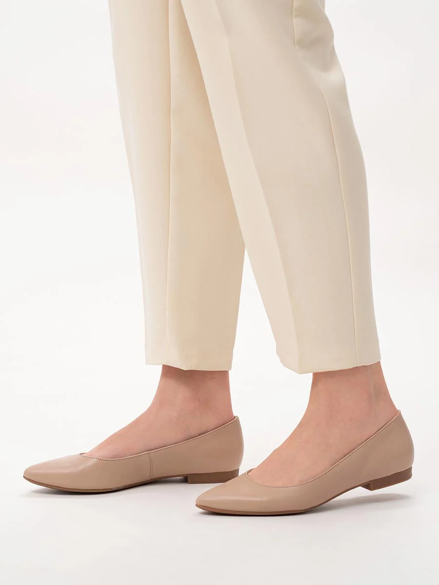 Beżowe baleriny z noskiem w szpic