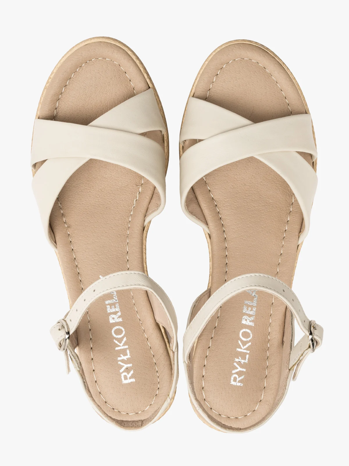 Kremowe sandały na niskiej platformie