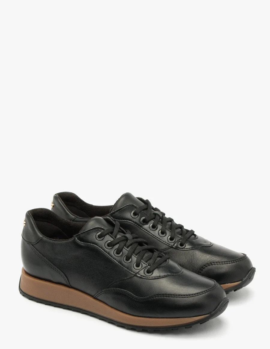 Czarne półbuty sportowe