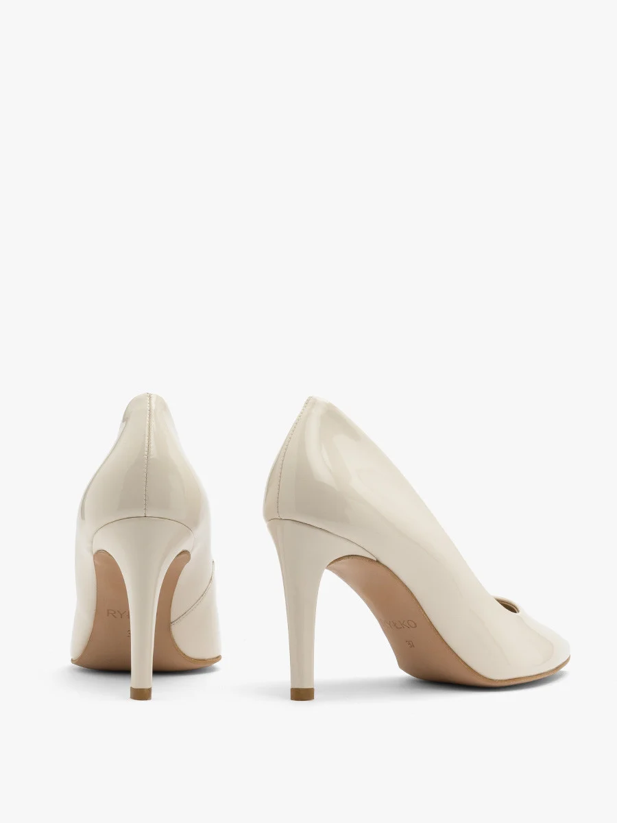 Lakierowane czółenka na szpilce