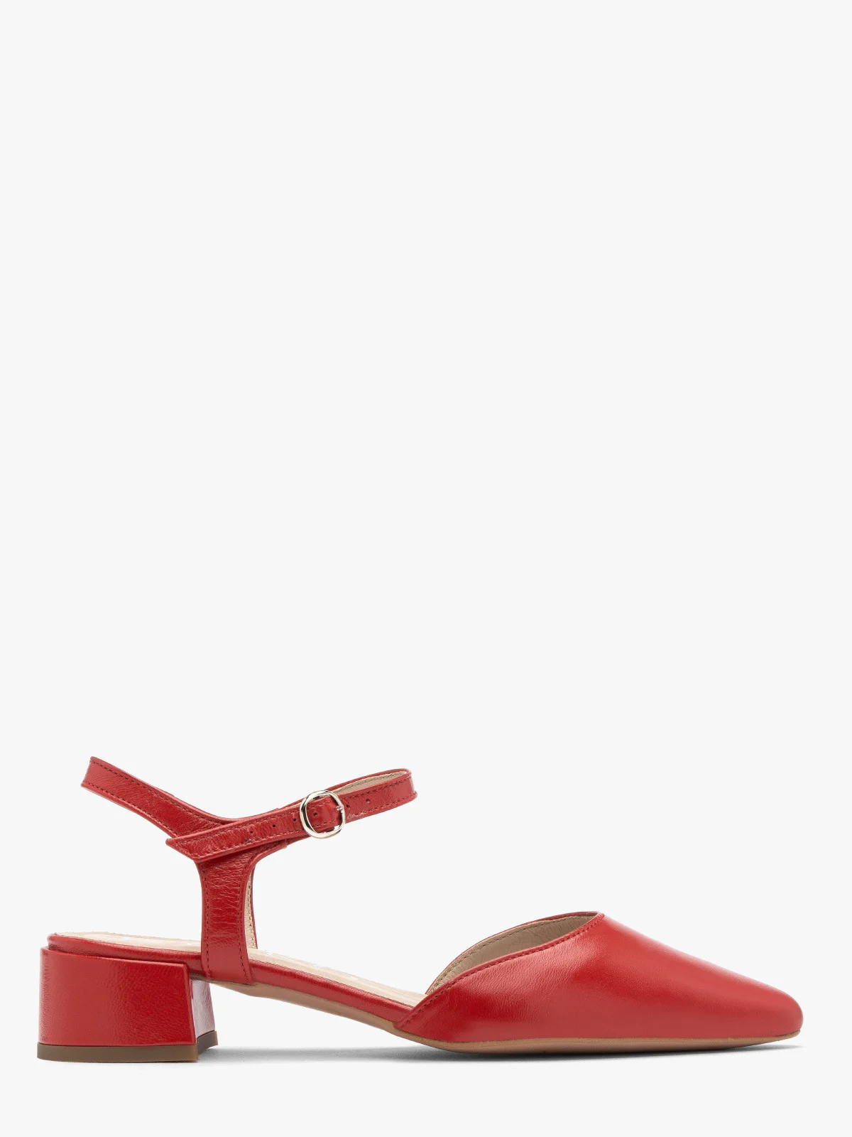 Czerwone czółenka z otwartą piętą