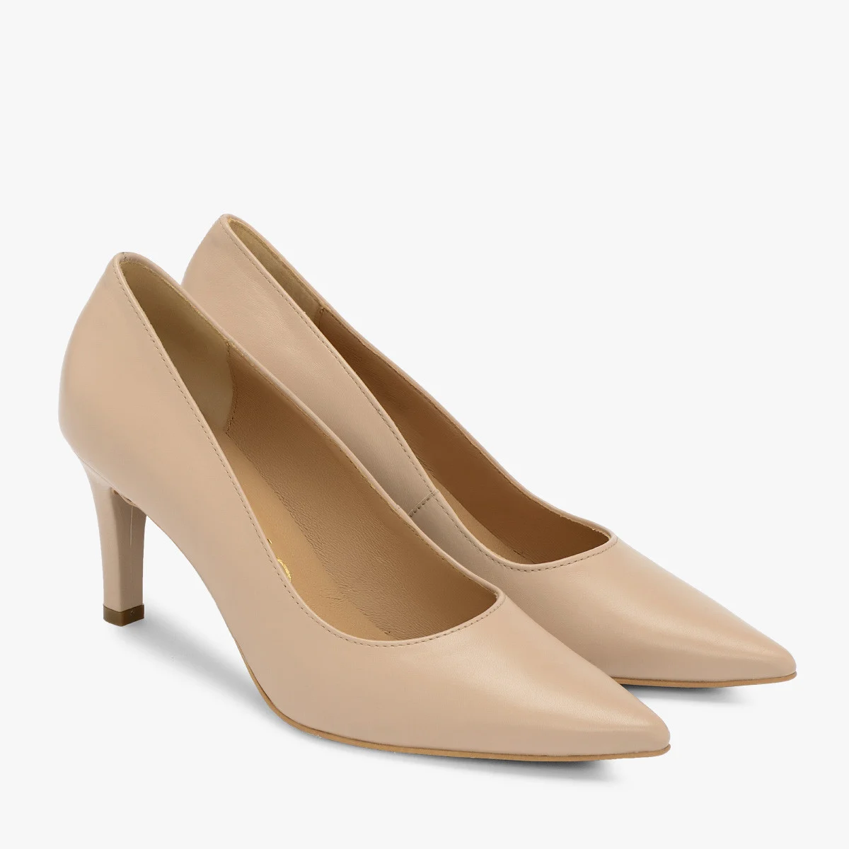 Beżowe czółenka na obcasie