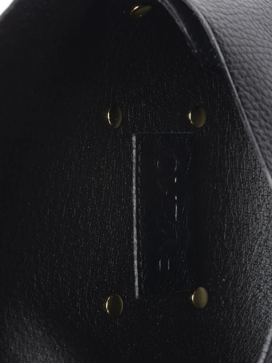 Torebka na złotym łańcuszku