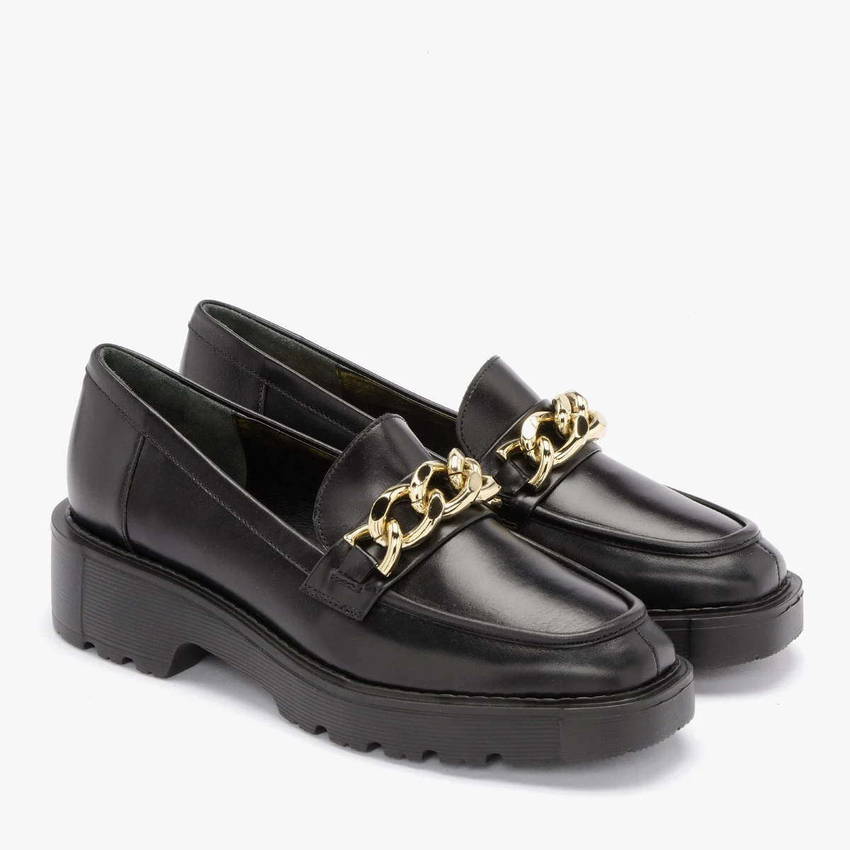 Czarne mokasyny z ozdobnym łańcuchem