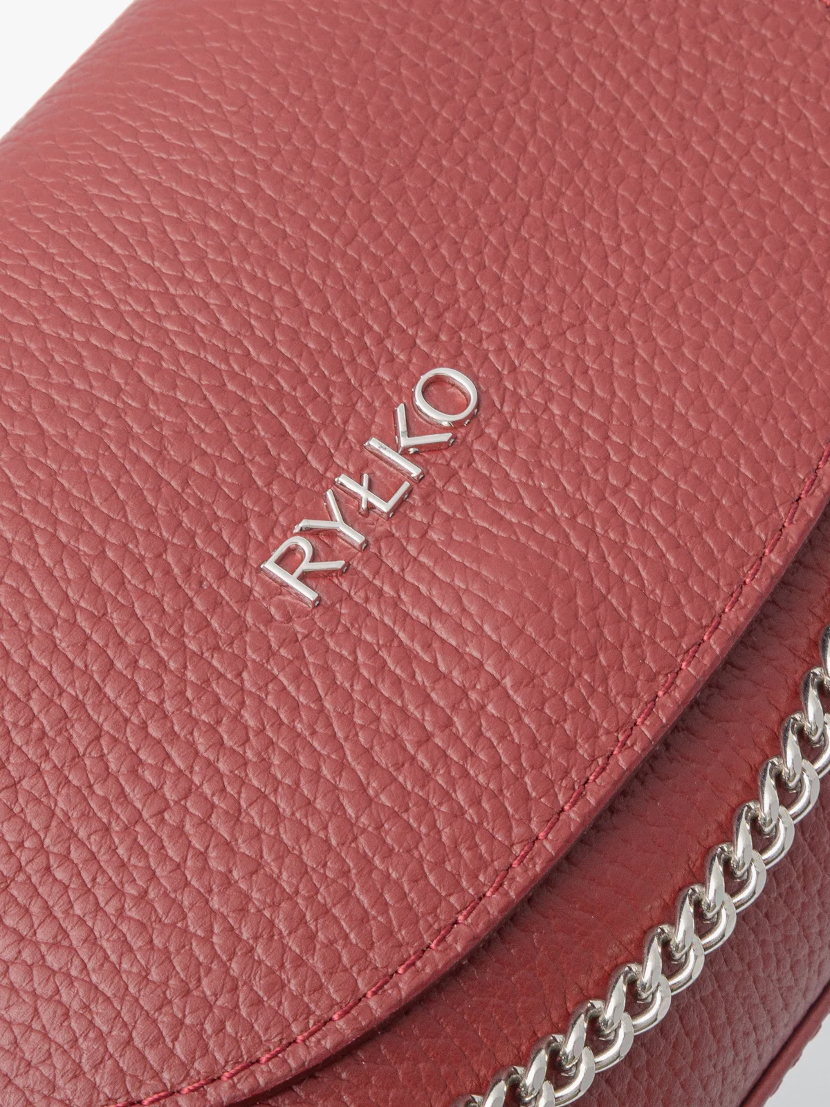 Bordowa torebka damska z łańcuszkiem