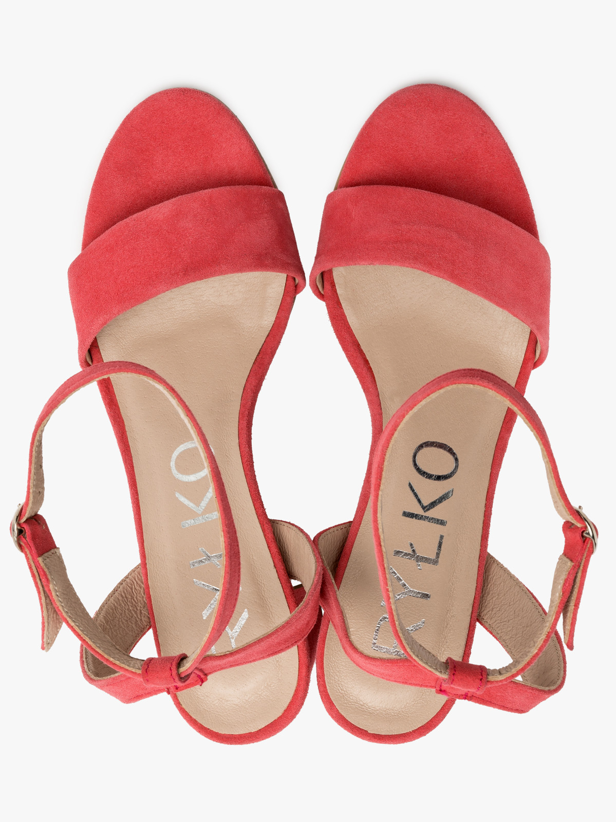 Różowe sandały na obcasie