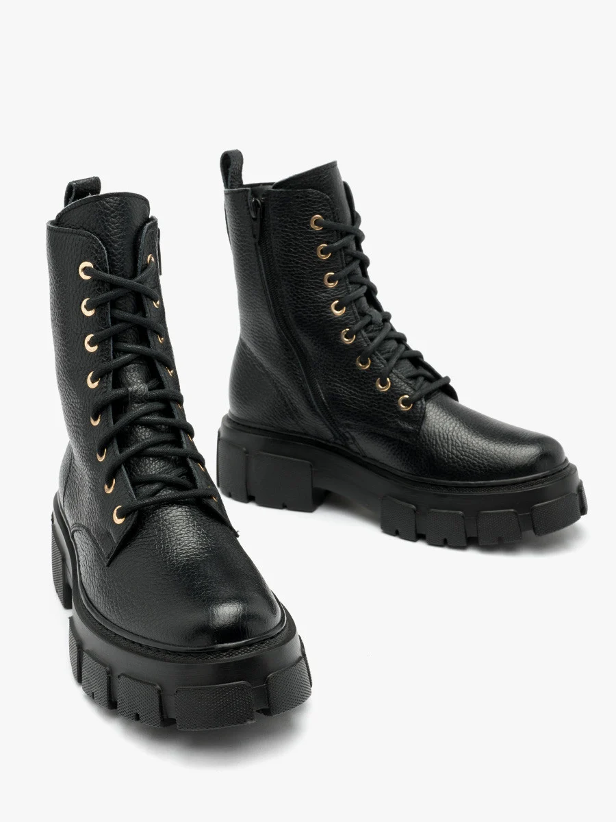 Czarne trzewiki workery na lekkim spodzie