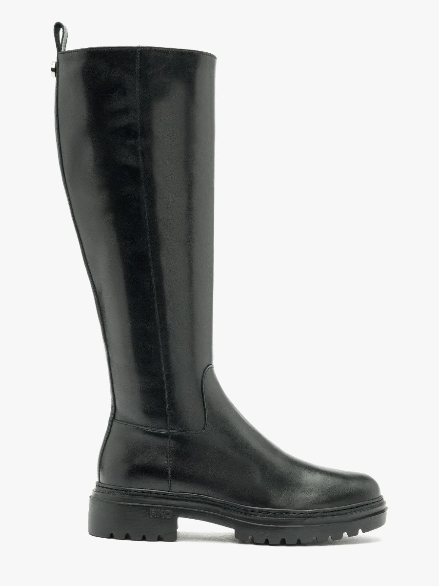 Czarne kozaki na lekkiej podeszwie