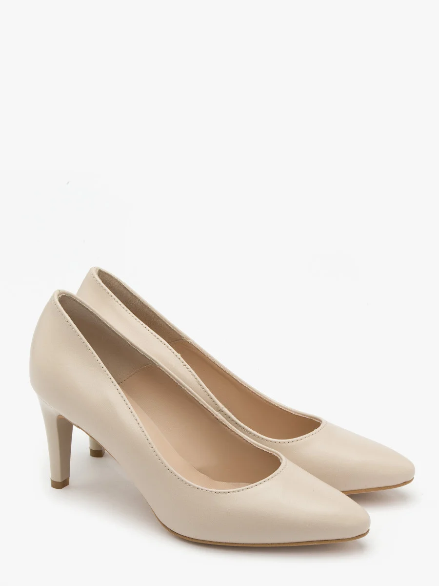 Beżowe czółenka na lakierowanej szpilce