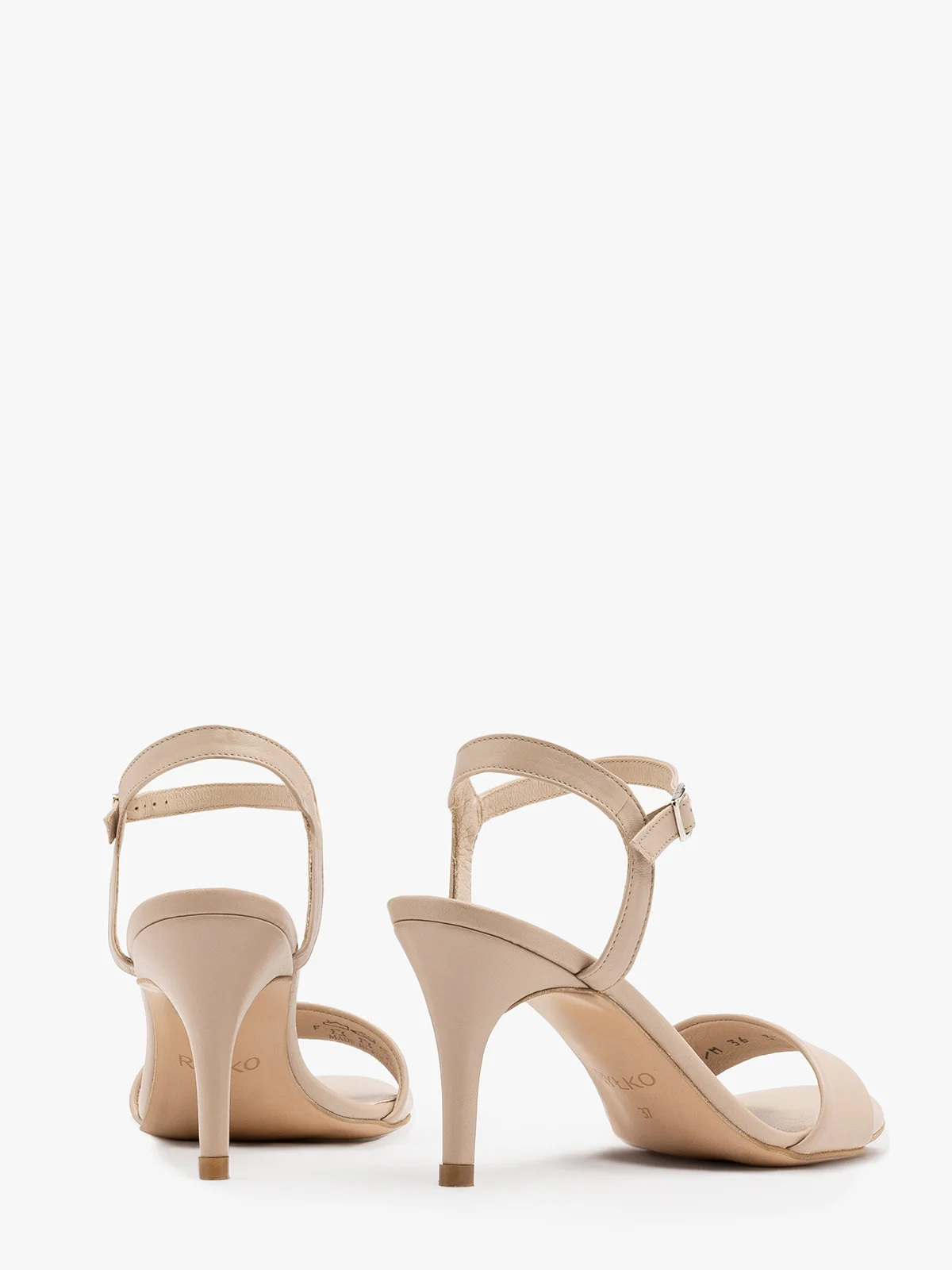 Beżowe sandały na szpilce