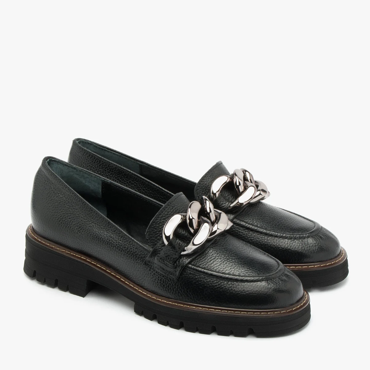 Czarne mokasyny z łańcuchem