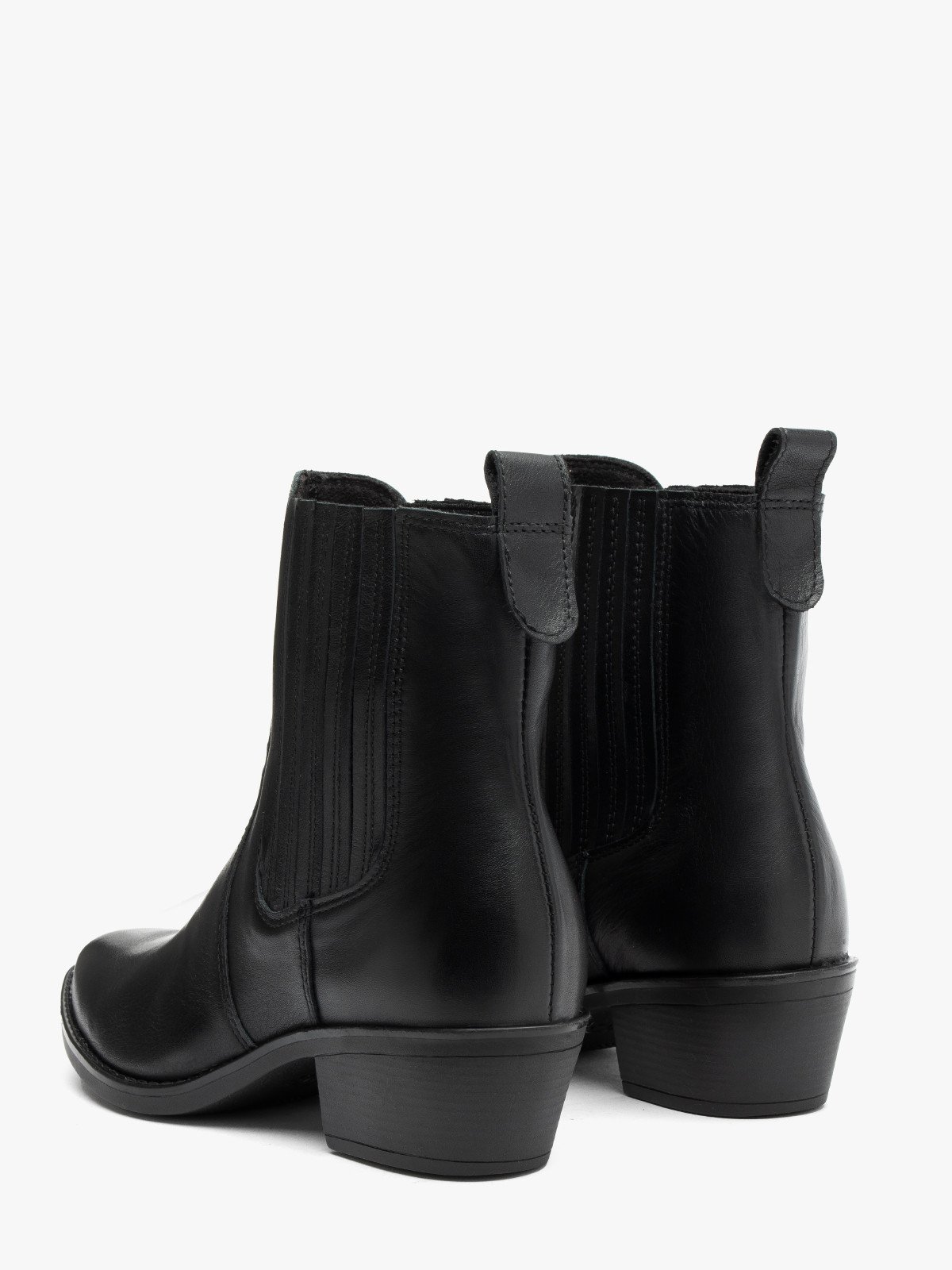 Czarne sztyblety damskie z noskiem w szpic