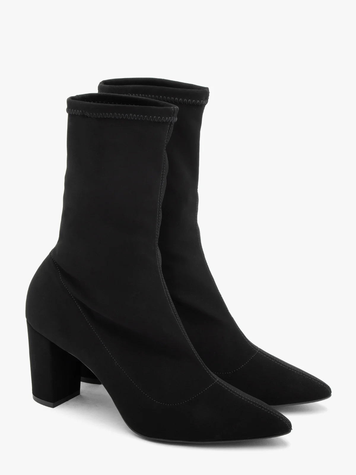 Elastyczne botki na słupku z noskiem w szpic