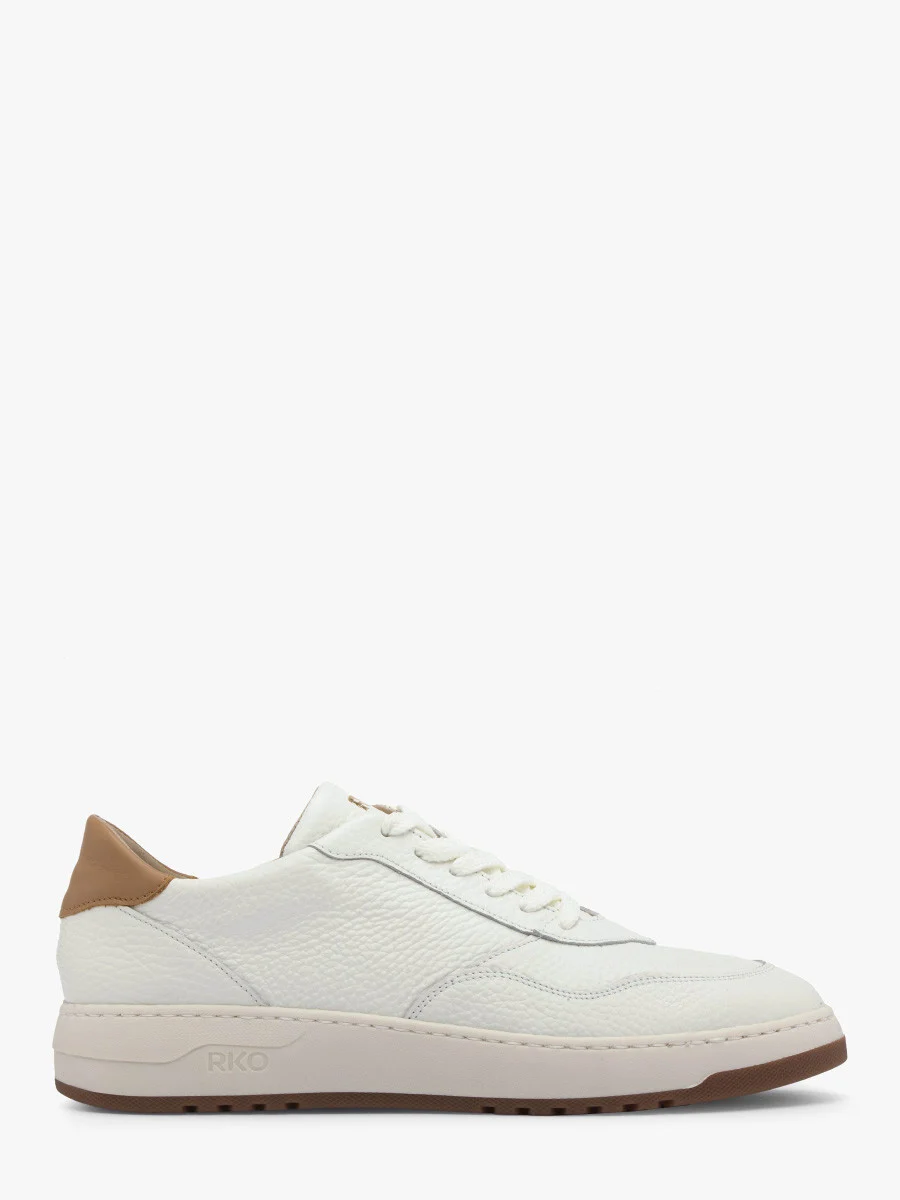 Białe półbuty sportowe z musztardową wstawką na pięcie