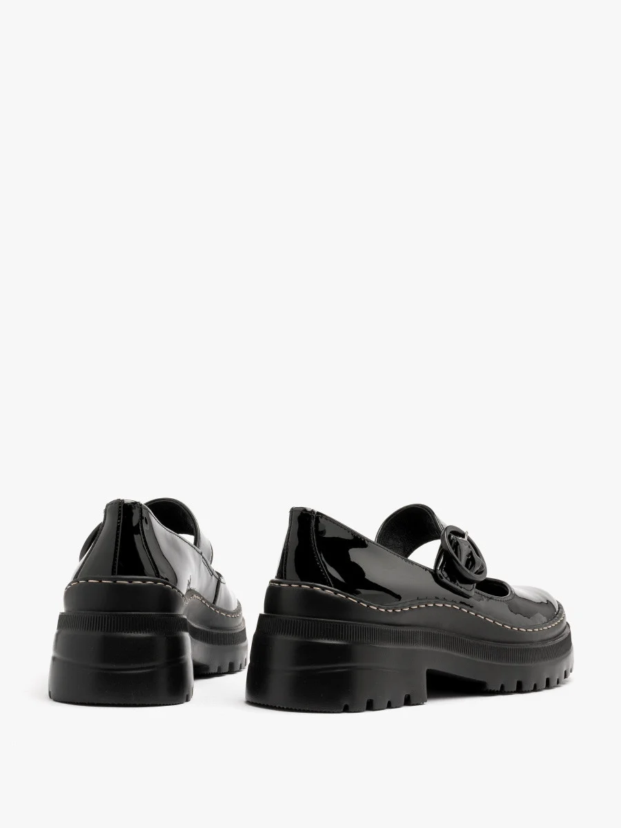 Czarne czółenka na masywnym spodzie