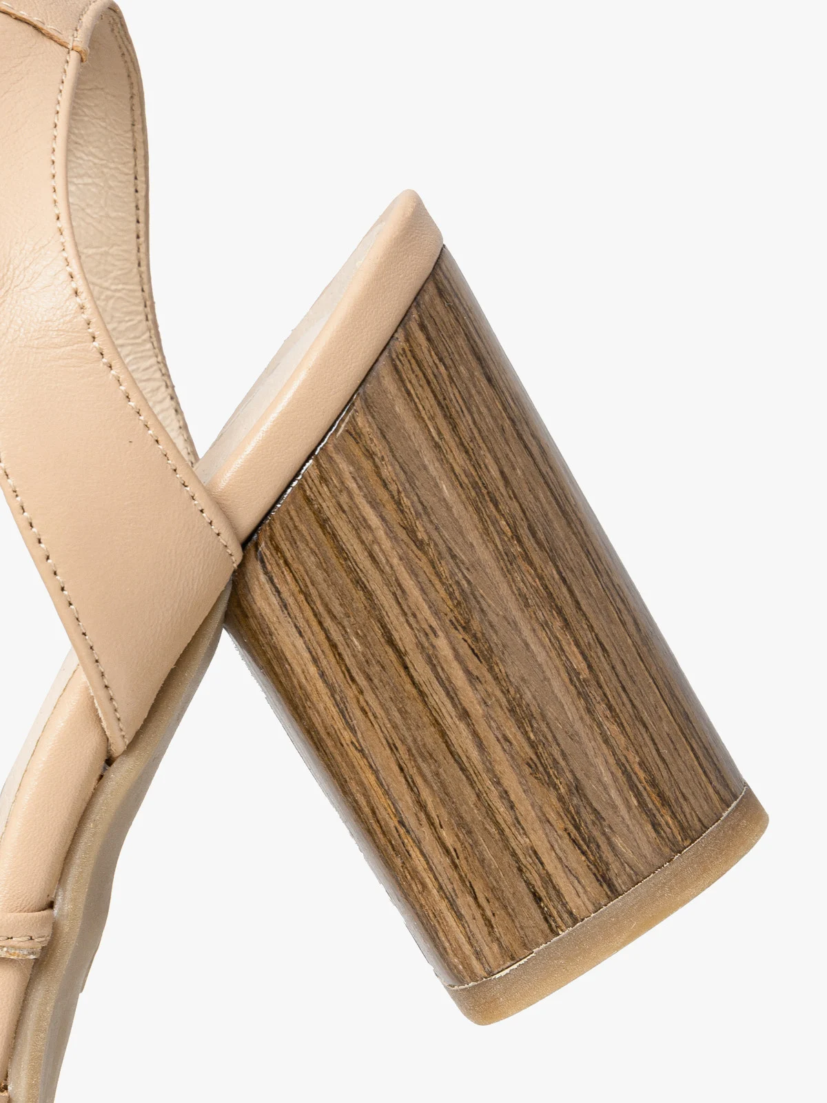 Beżowe sandały na słupku z wiązaniem wokół kostki