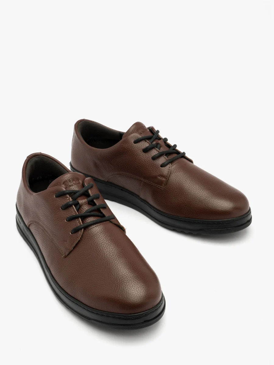 Brązowe półbuty męskie na lekkiej podeszwie