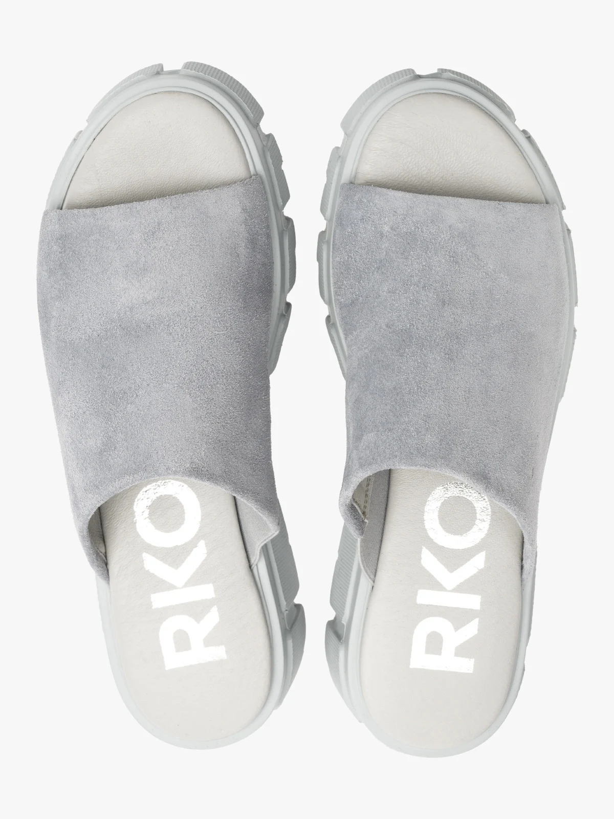 Niebieskie klapki na masywnym spodzie