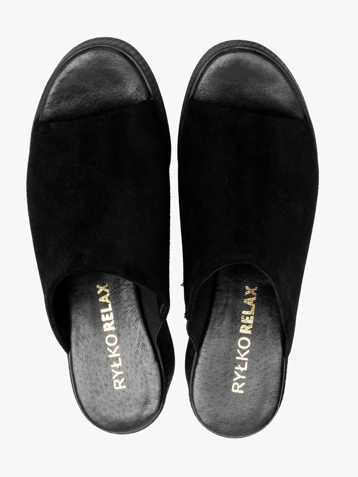 Czarne klapki na masywnej platformie