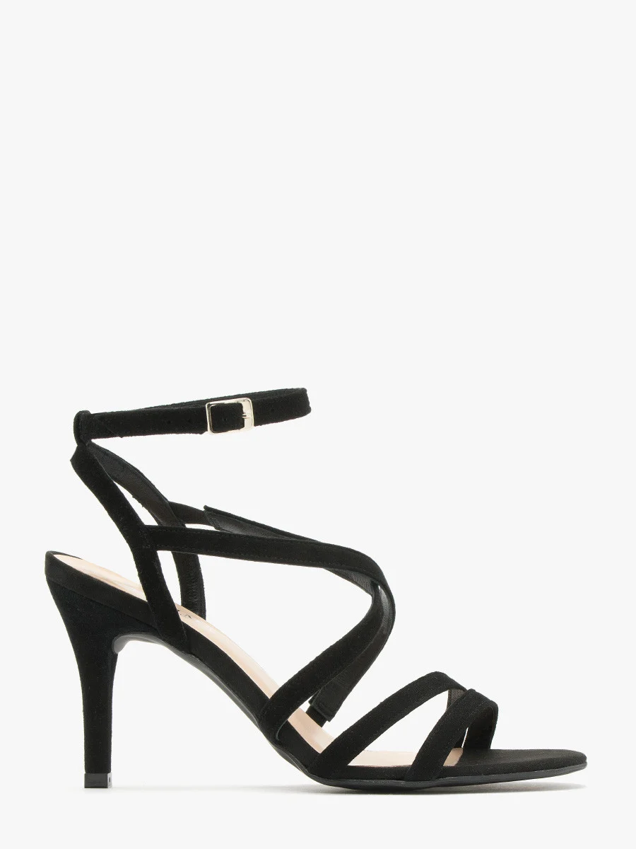 Czarne sandały na szpilce