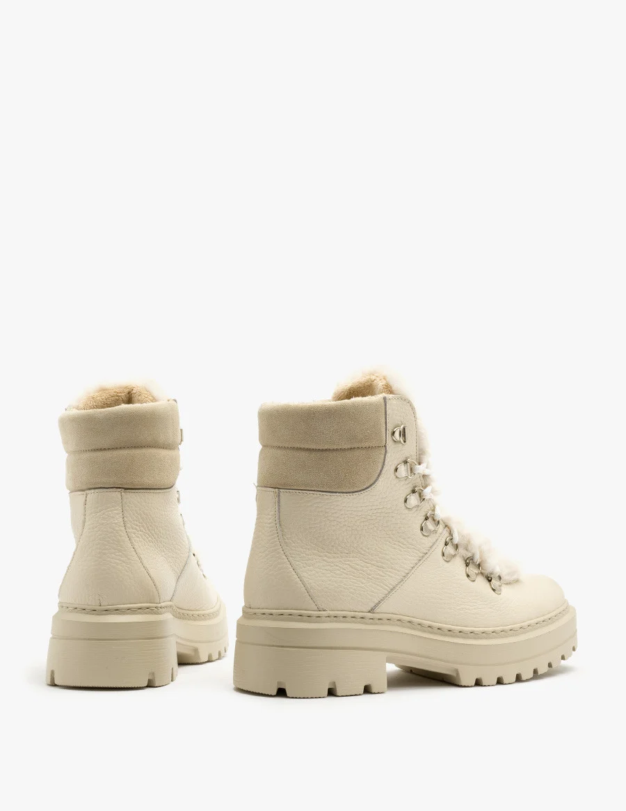 Beżowe ocieplane trzewiki