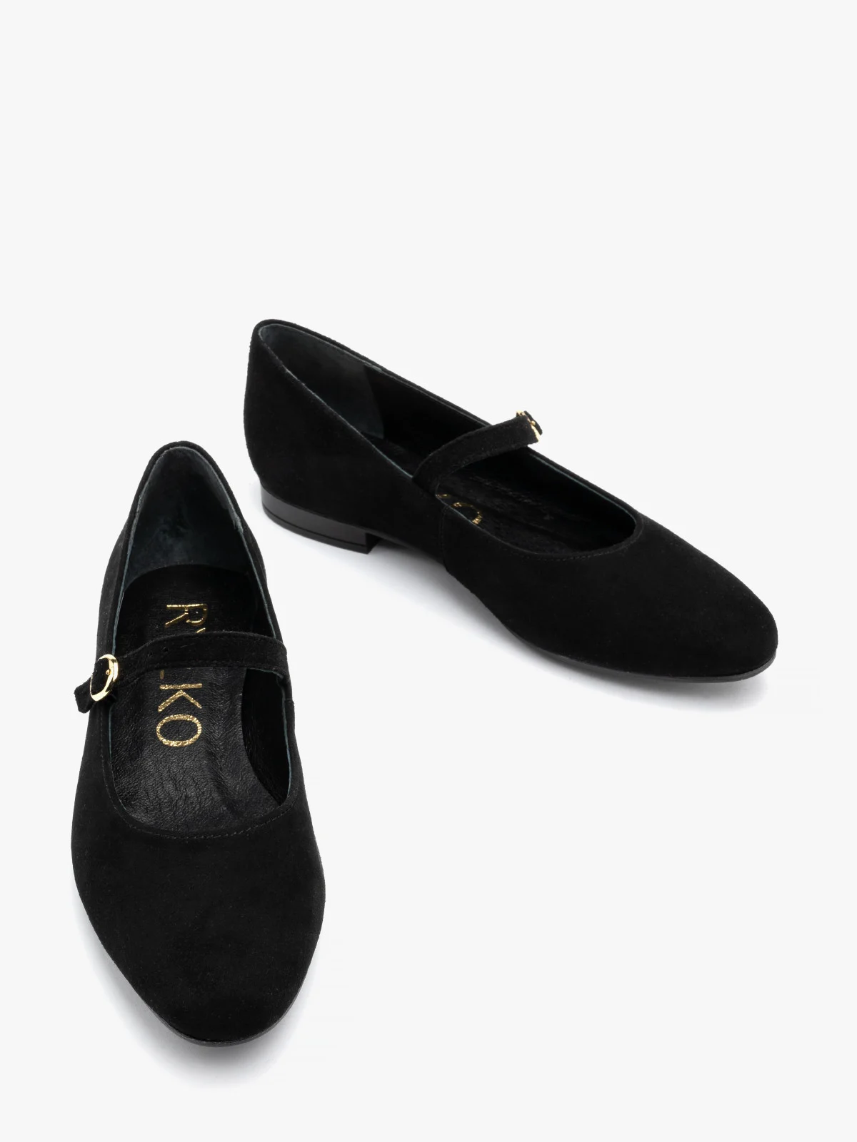 Czarne, welurowe baleriny z ozdobnym zapięciem