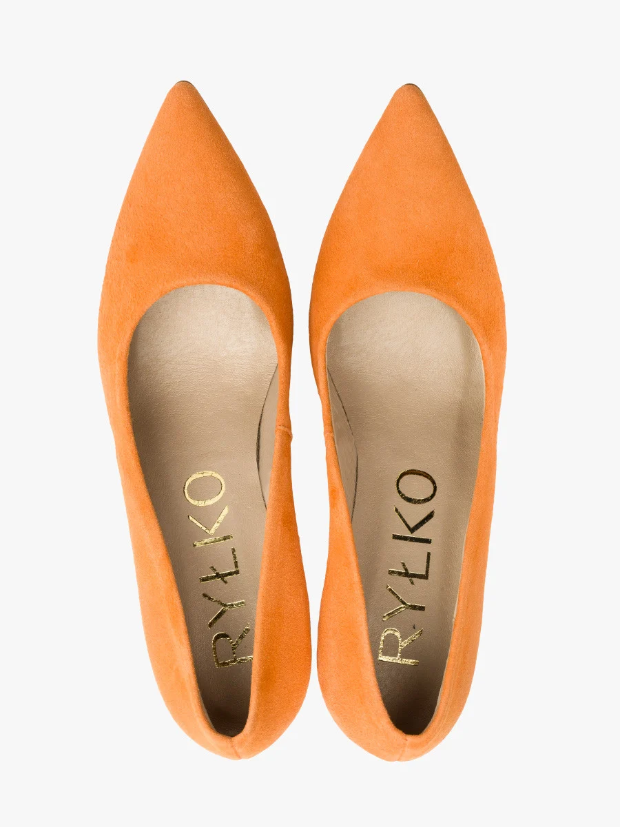 Pomarańczowe welurowe czółenka na szpilce