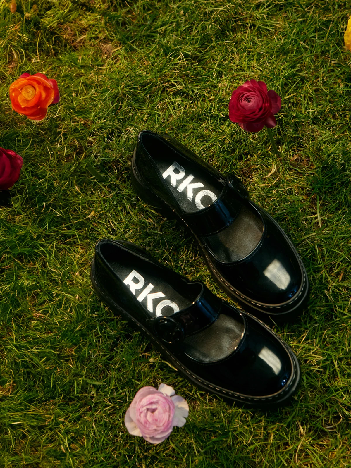 Czarne czółenka na masywnym spodzie