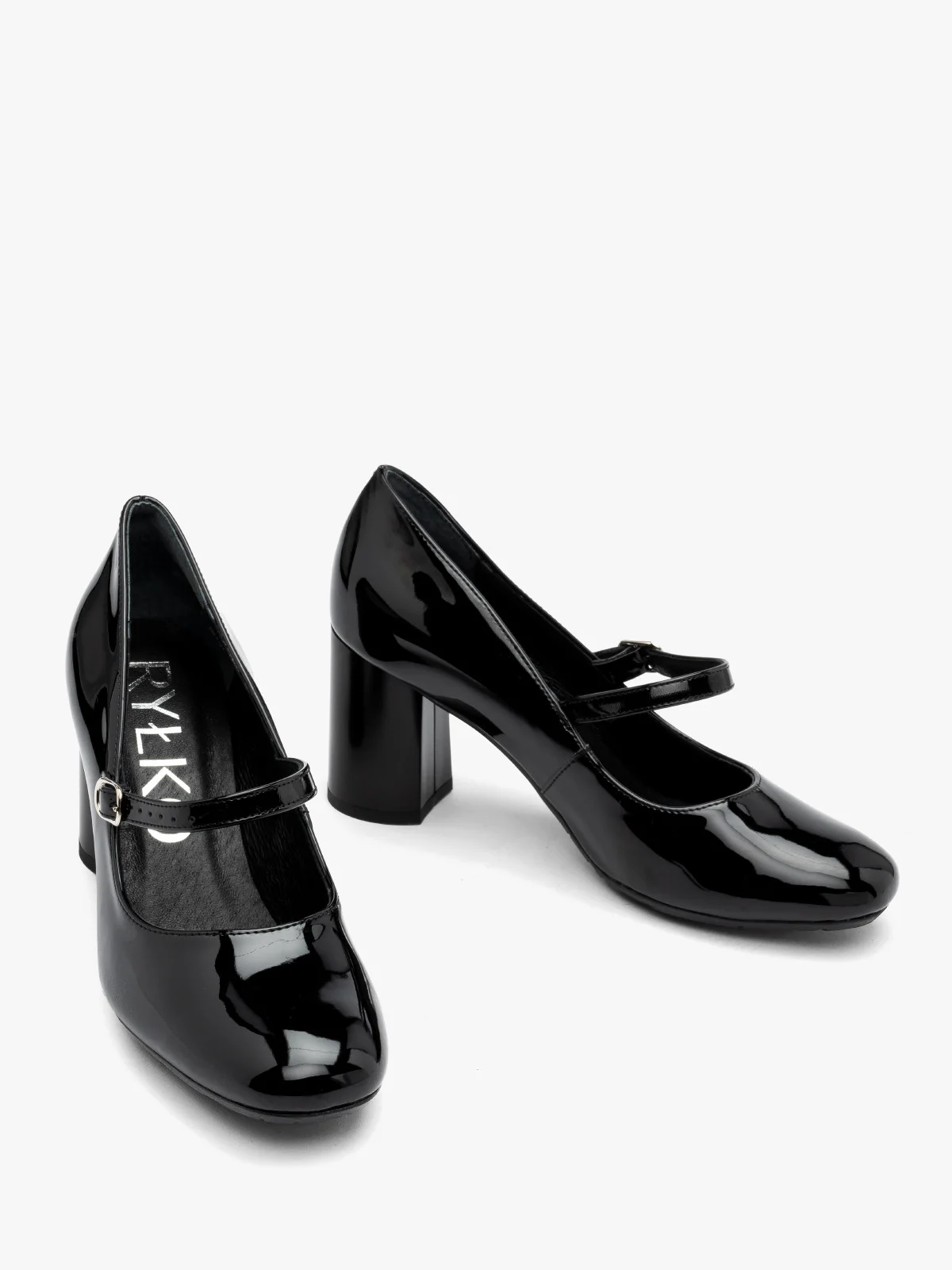 Lakierowane czółenka z paskiem na obcasie typu klocek