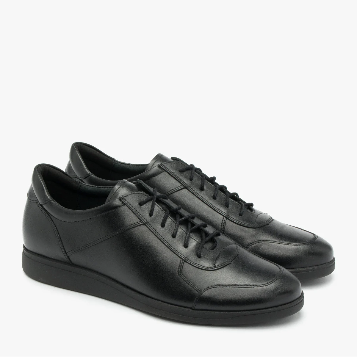 Czarne półbuty z przeszyciami