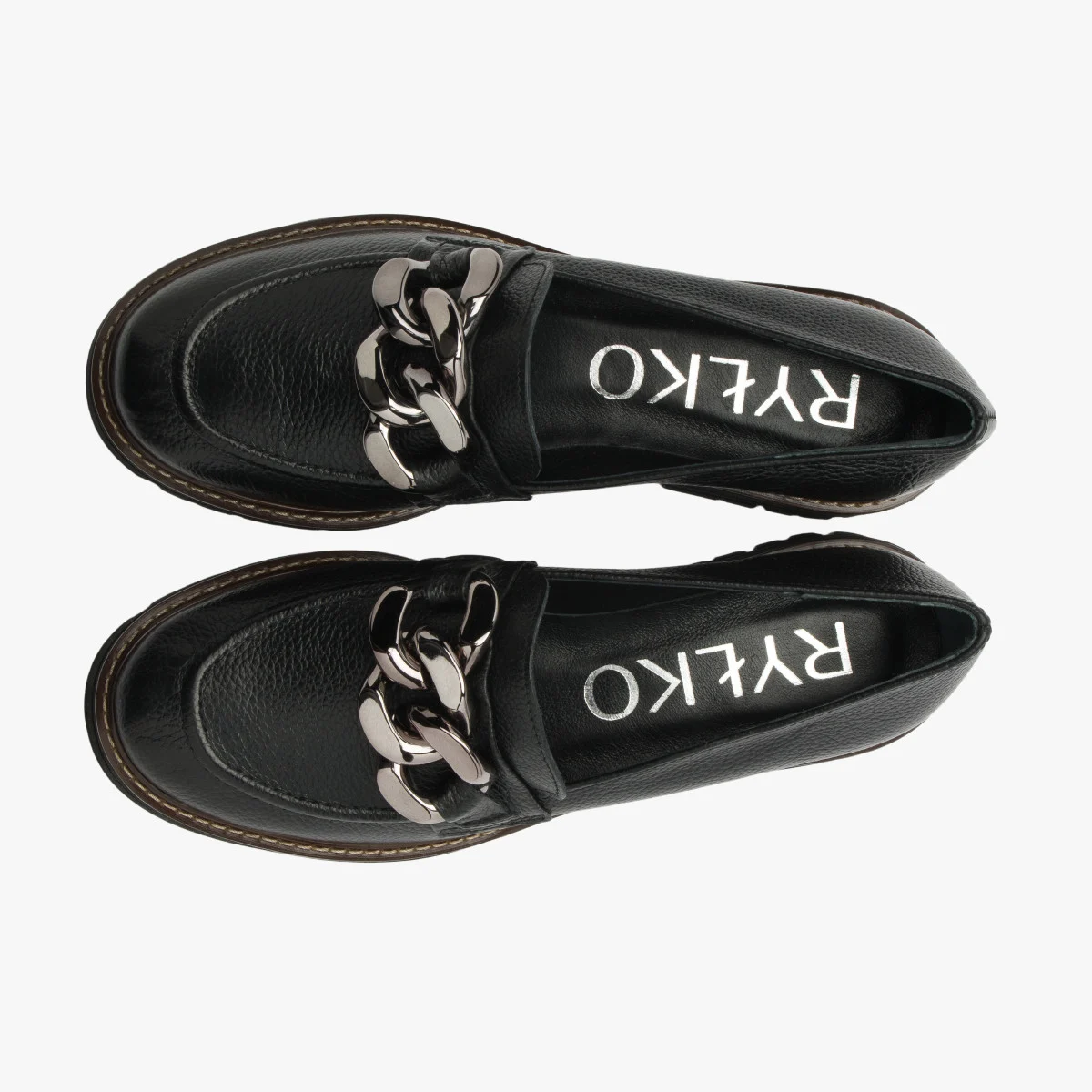 Czarne mokasyny z łańcuchem