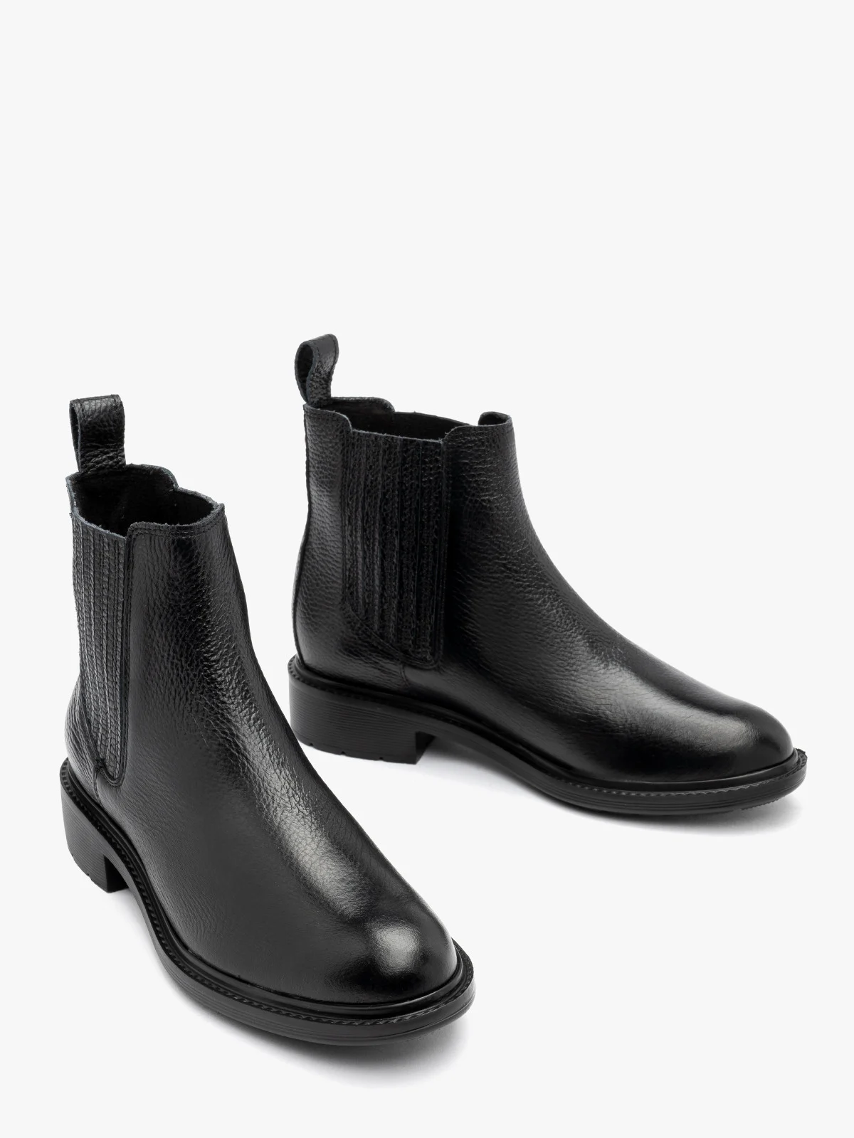 Sztyblety damskie z dekoracyjnymi naszyciami na gumie