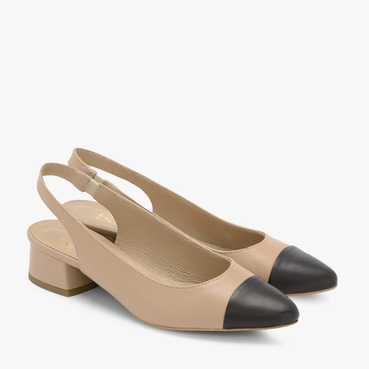 Beżowe czółenka z czarnym noskiem