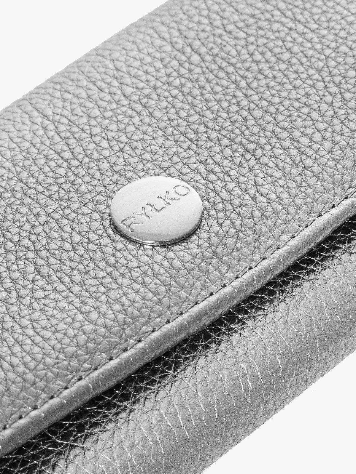 Srebrny portfel damski