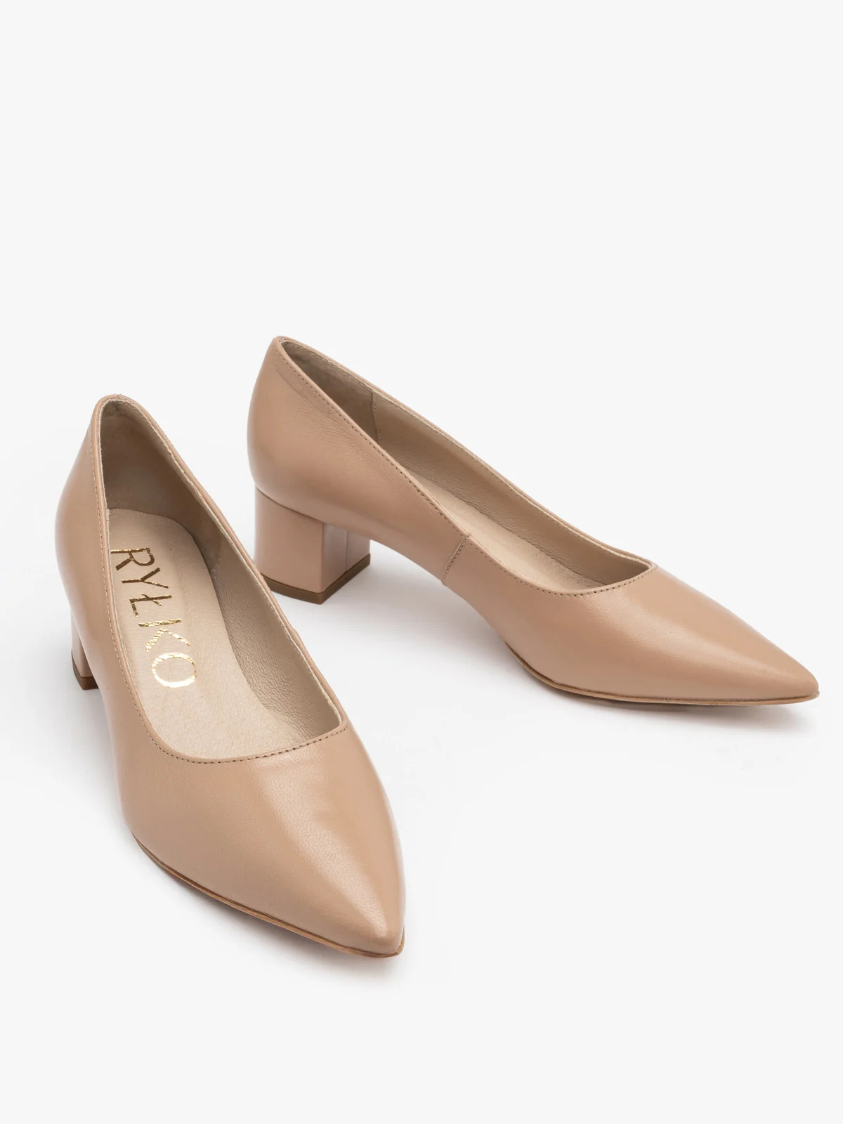 Beżowe czółenka na słupku