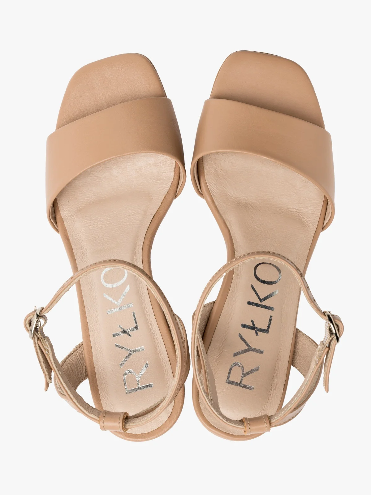 Beżowe sandały na lakierowanej szpilce