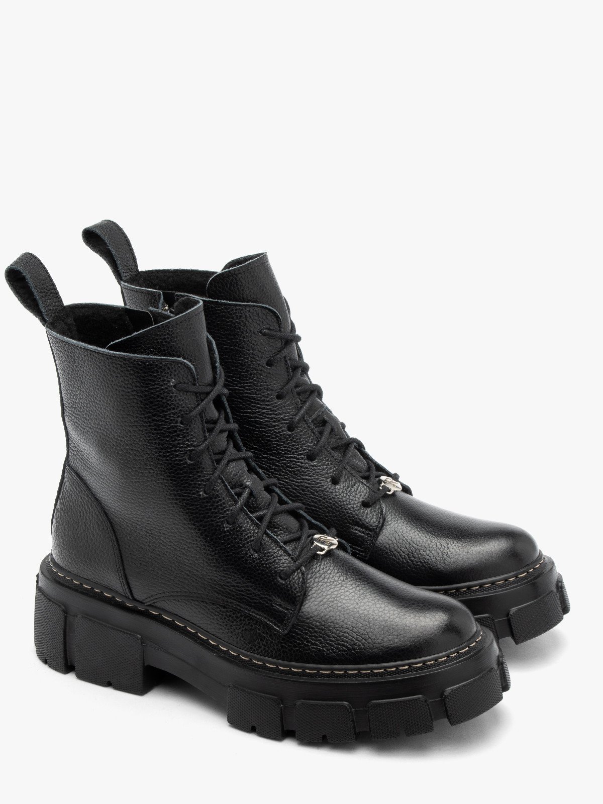 Czarne trzewiki damskie na masywnym spodzie