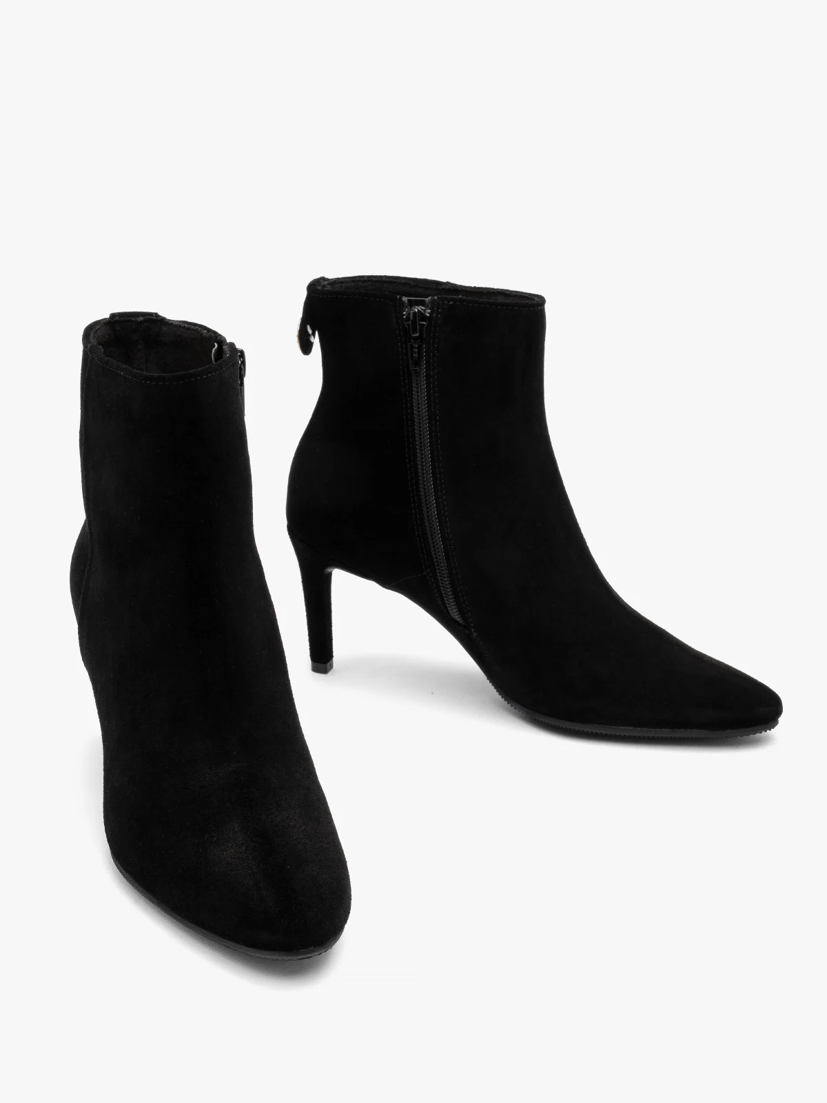 Czarne, welurowe botki na szpilce