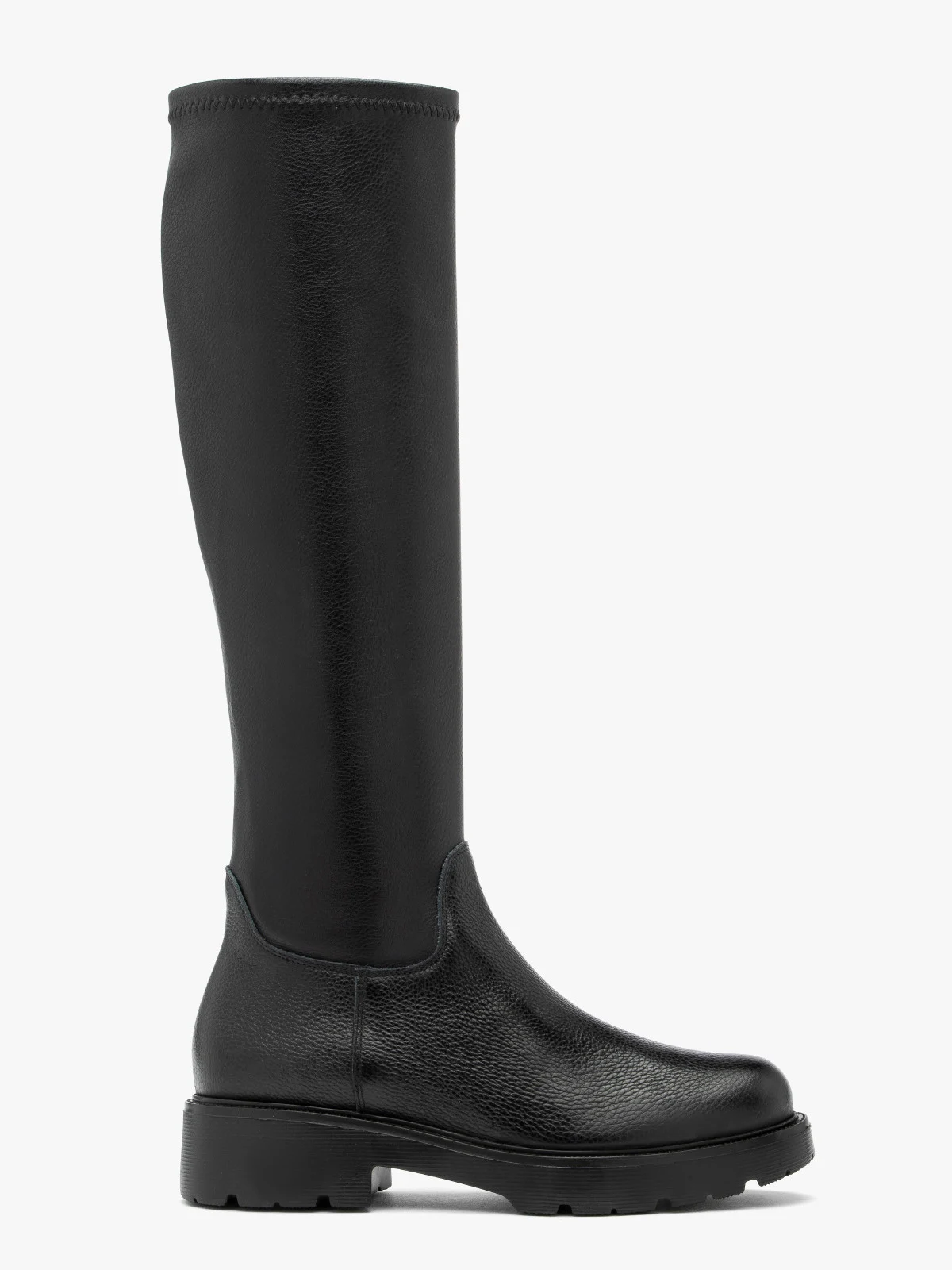 Czarne kozaki z elastyczną cholewką na lekkim spodzie