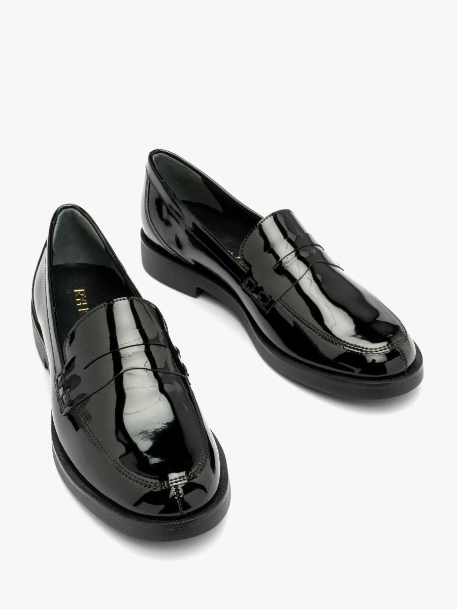 Lakierowane mokasyny damskie