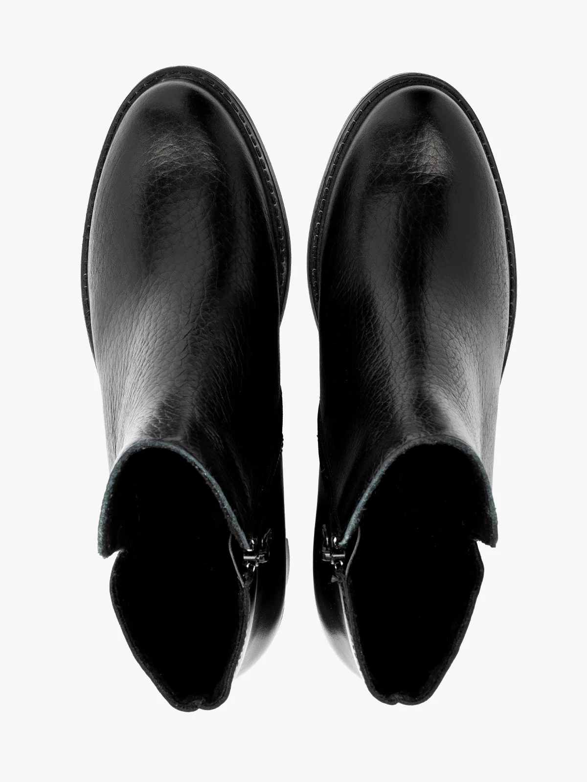 Czarne botki z ozdobnym łączeniem skór